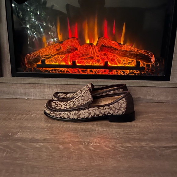 Women's Brown Patterned Loafers - Picture 1 of 3